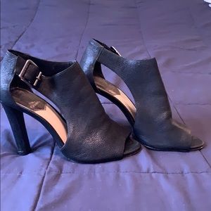 Vince Camuto Omally open toe High heel Bootie sz8